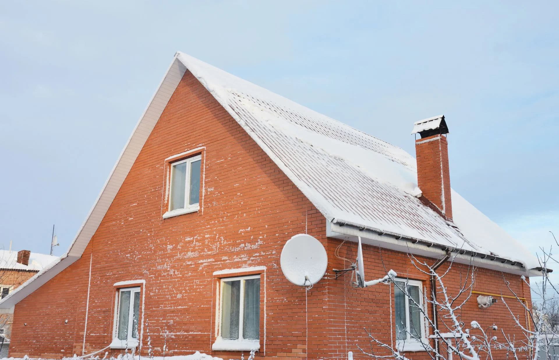 Blog post Spotting Hidden Roof Damage in Midwinter image
